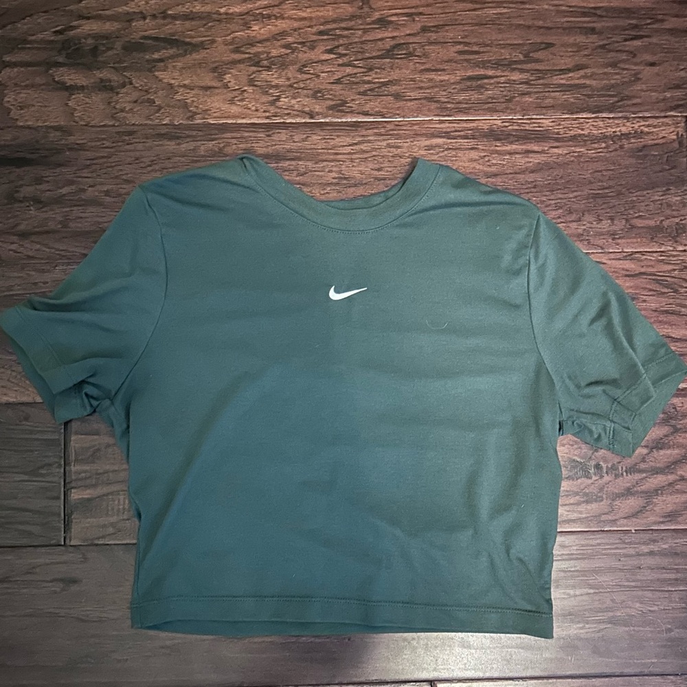 Nike Tee Slim Fit